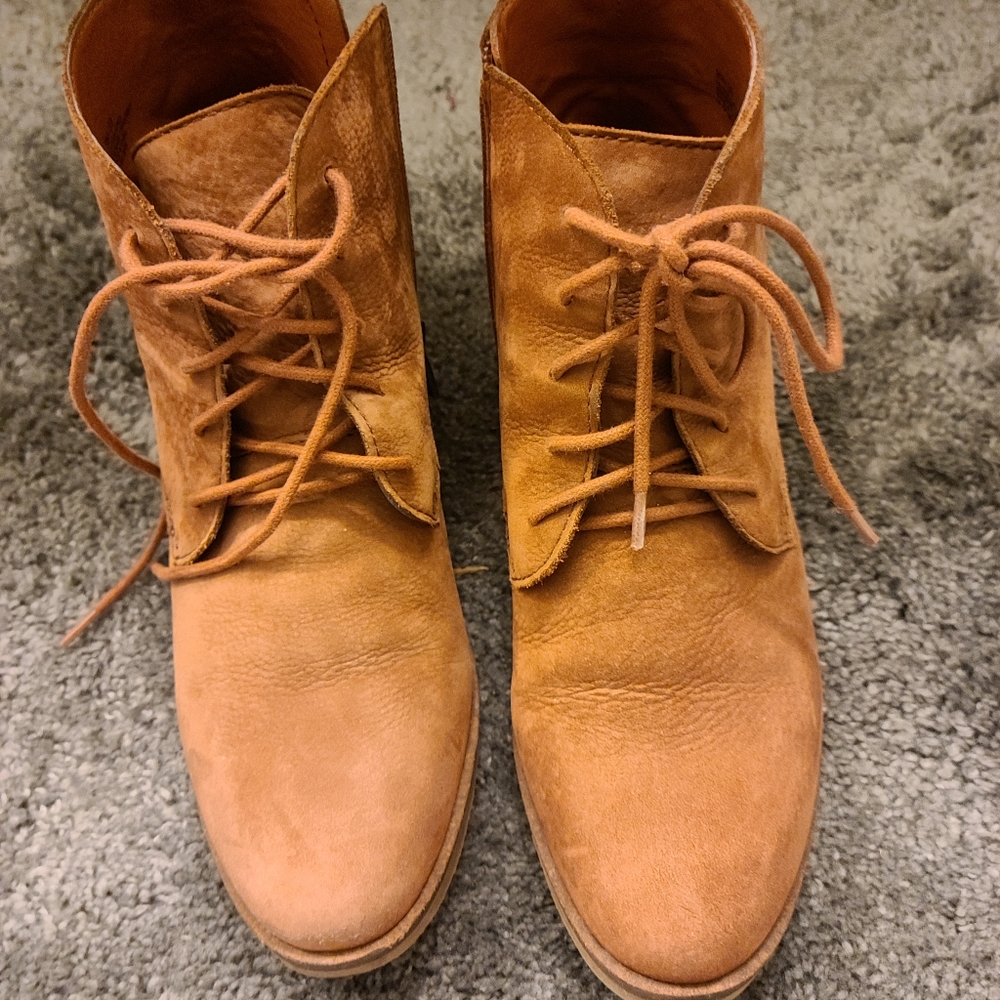 Lucky Brand Gelwyn Ankle Boots 9